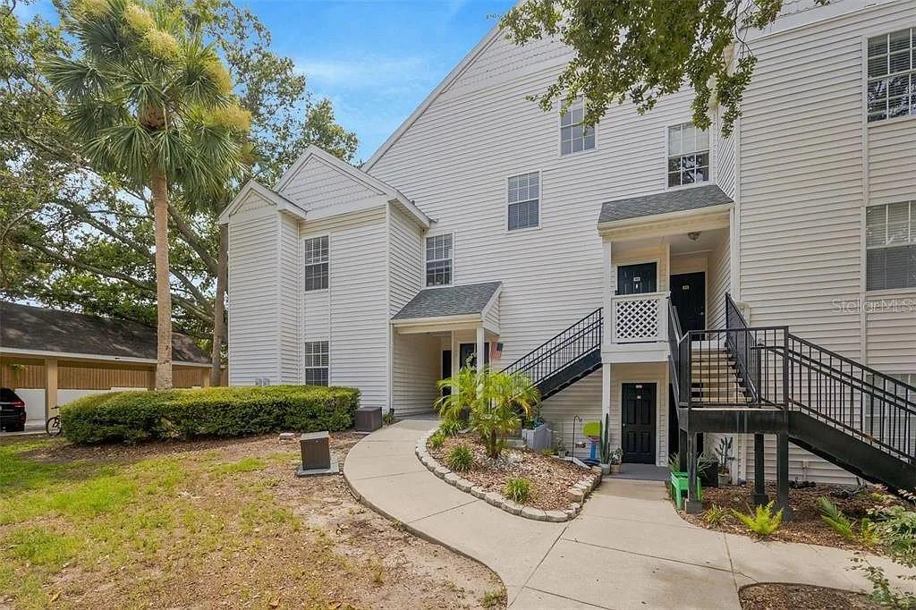 BENTLEY AT COBBS LANDING CONDO THE - Residential