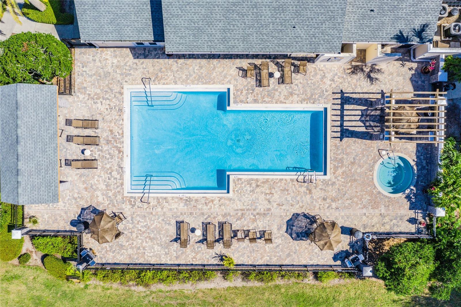 BENTLEY AT COBBS LANDING CONDO THE - Residential