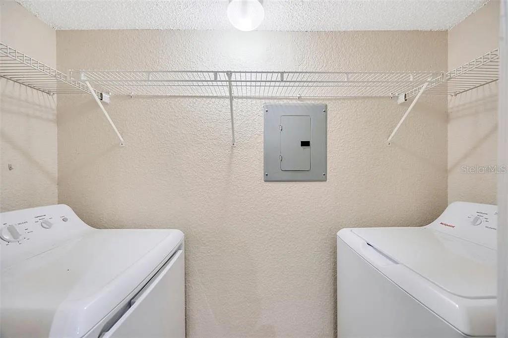 BENTLEY AT COBBS LANDING CONDO THE - Residential