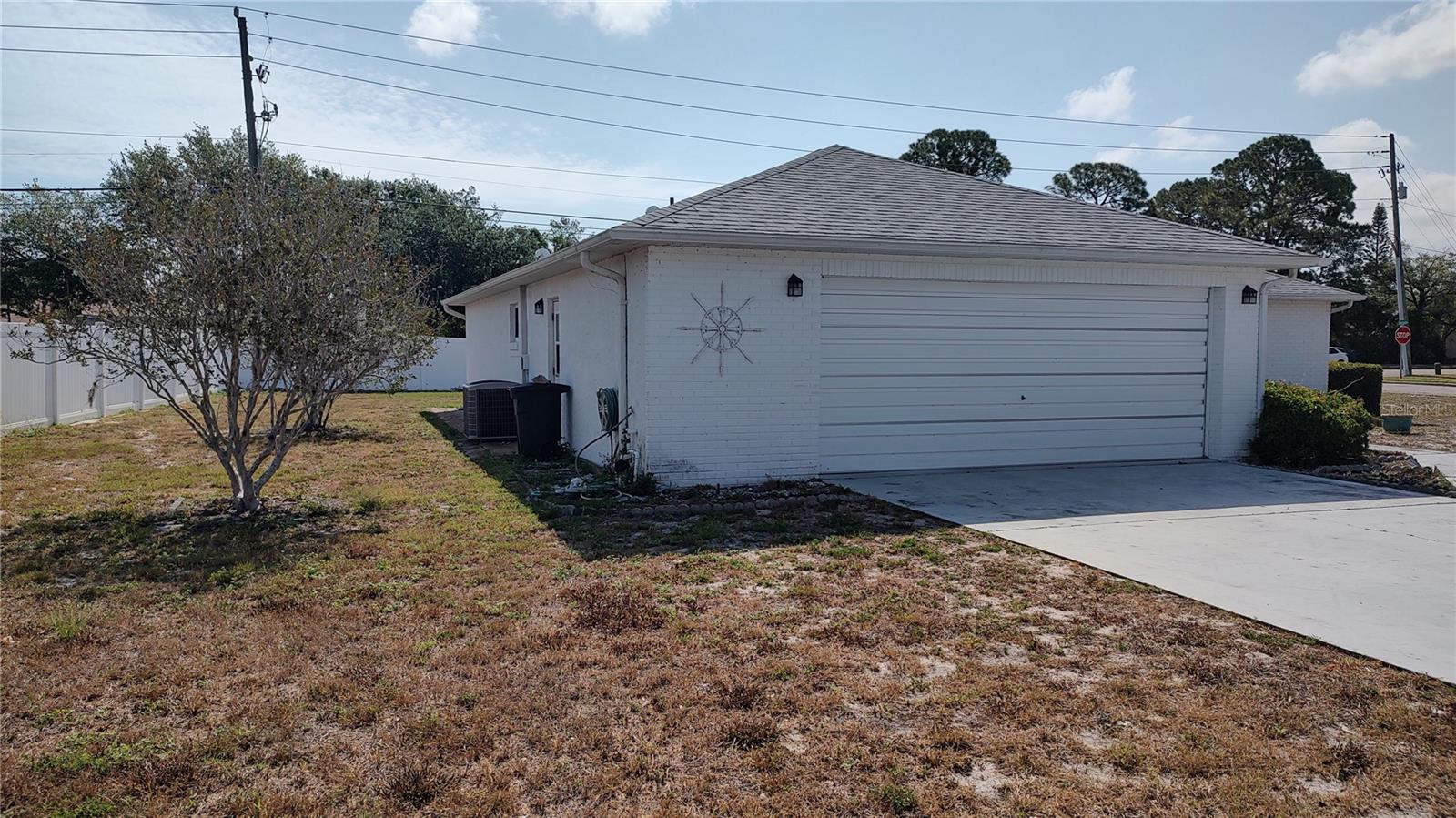 1077 WILLOW WOOD DRIVE