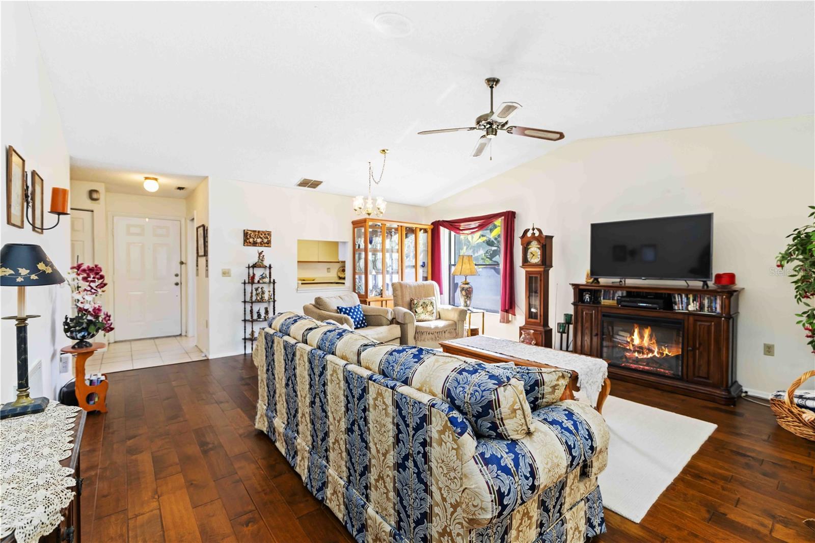 VILLAGE OAKS SEC B - Residential