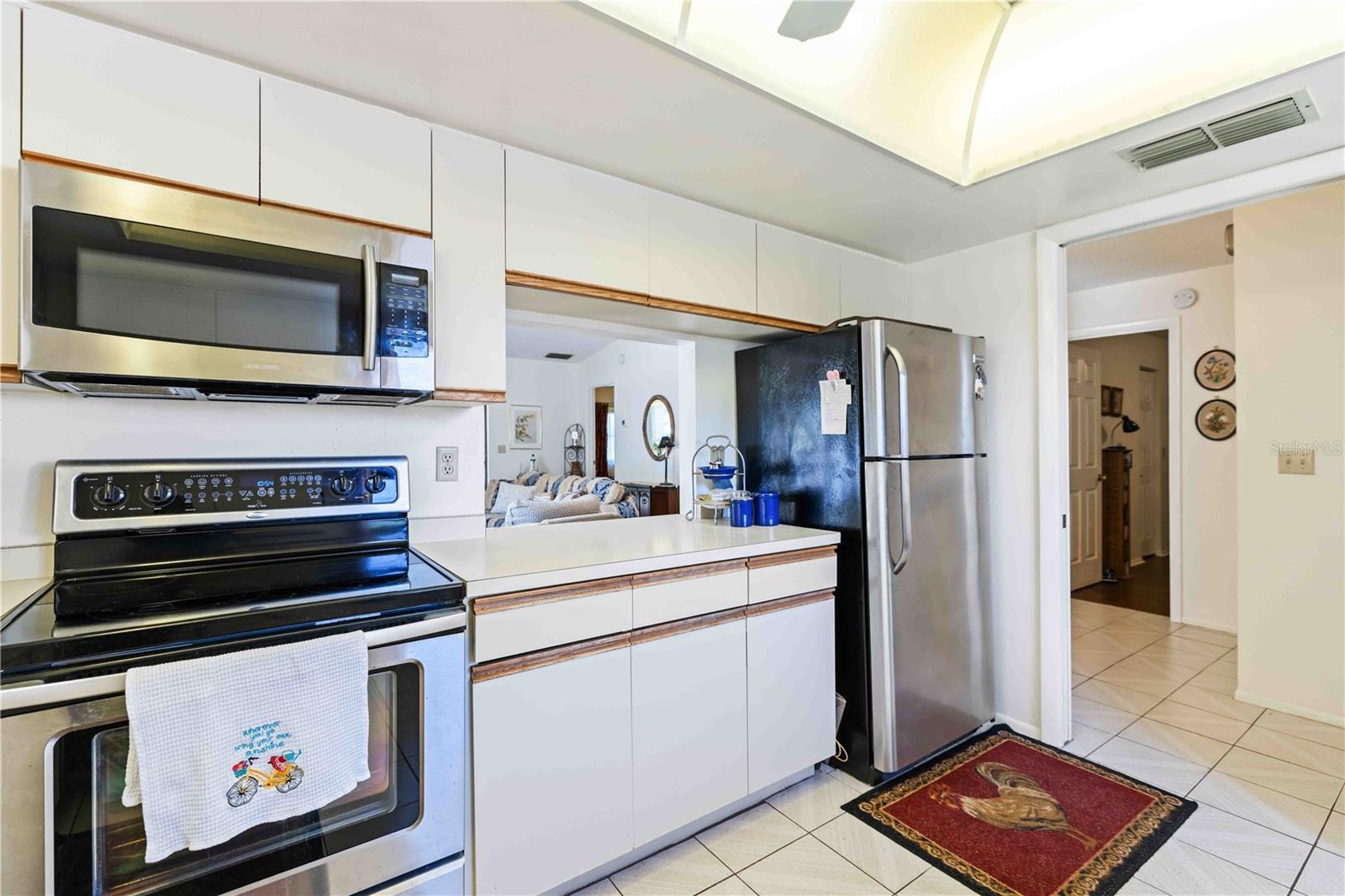 VILLAGE OAKS SEC B - Residential