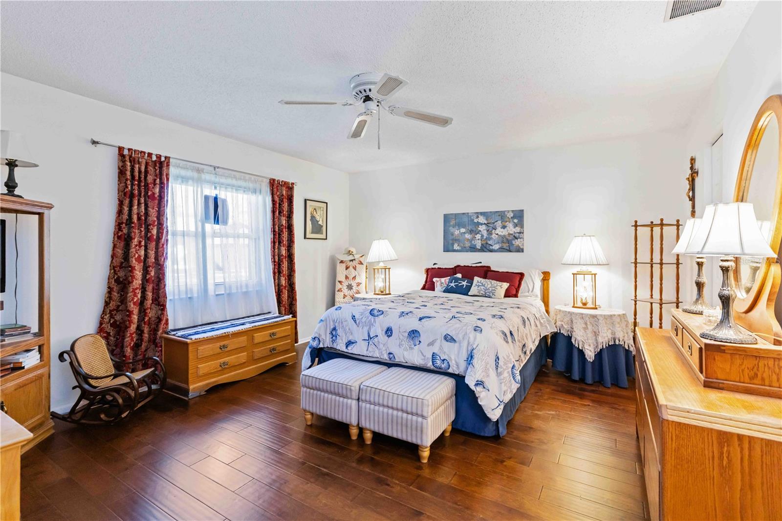 VILLAGE OAKS SEC B - Residential