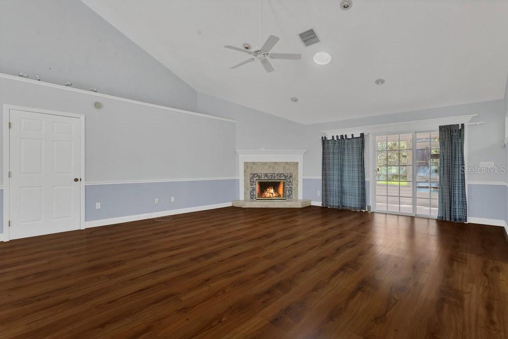 SUN OAKS - Residential