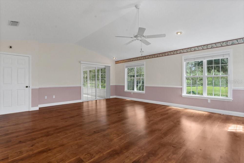 SUN OAKS - Residential