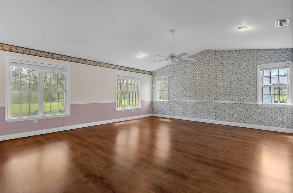 SUN OAKS - Residential