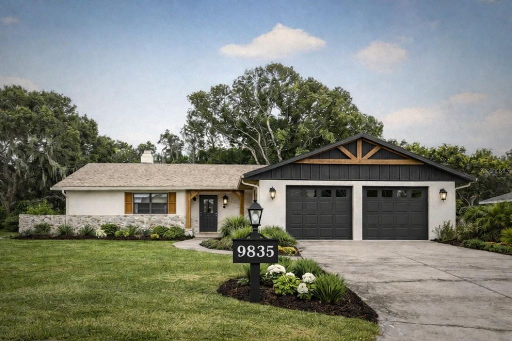 Photo of 9835 Wedgewood Lane, Leesburg, FL 34788 (MLS # OM710992)