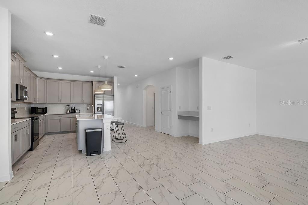 9255 SOMMERSET HILLS DRIVE