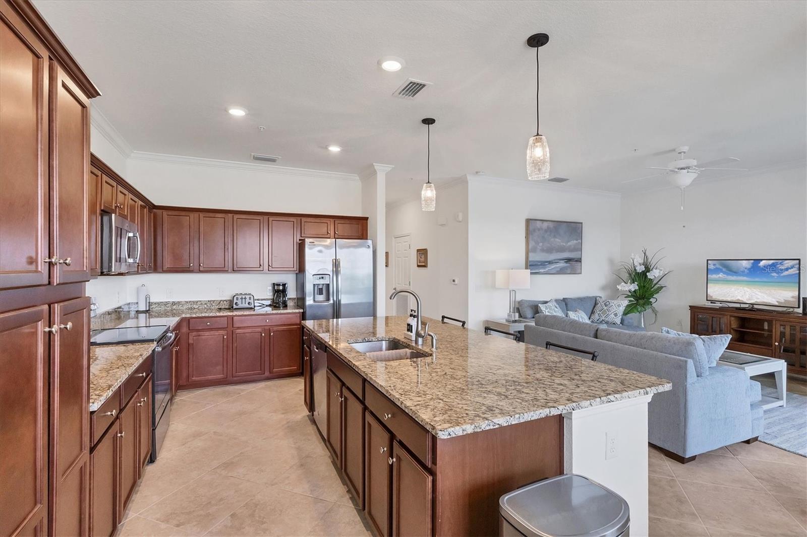 LAKEWOOD NATIONAL - Residential