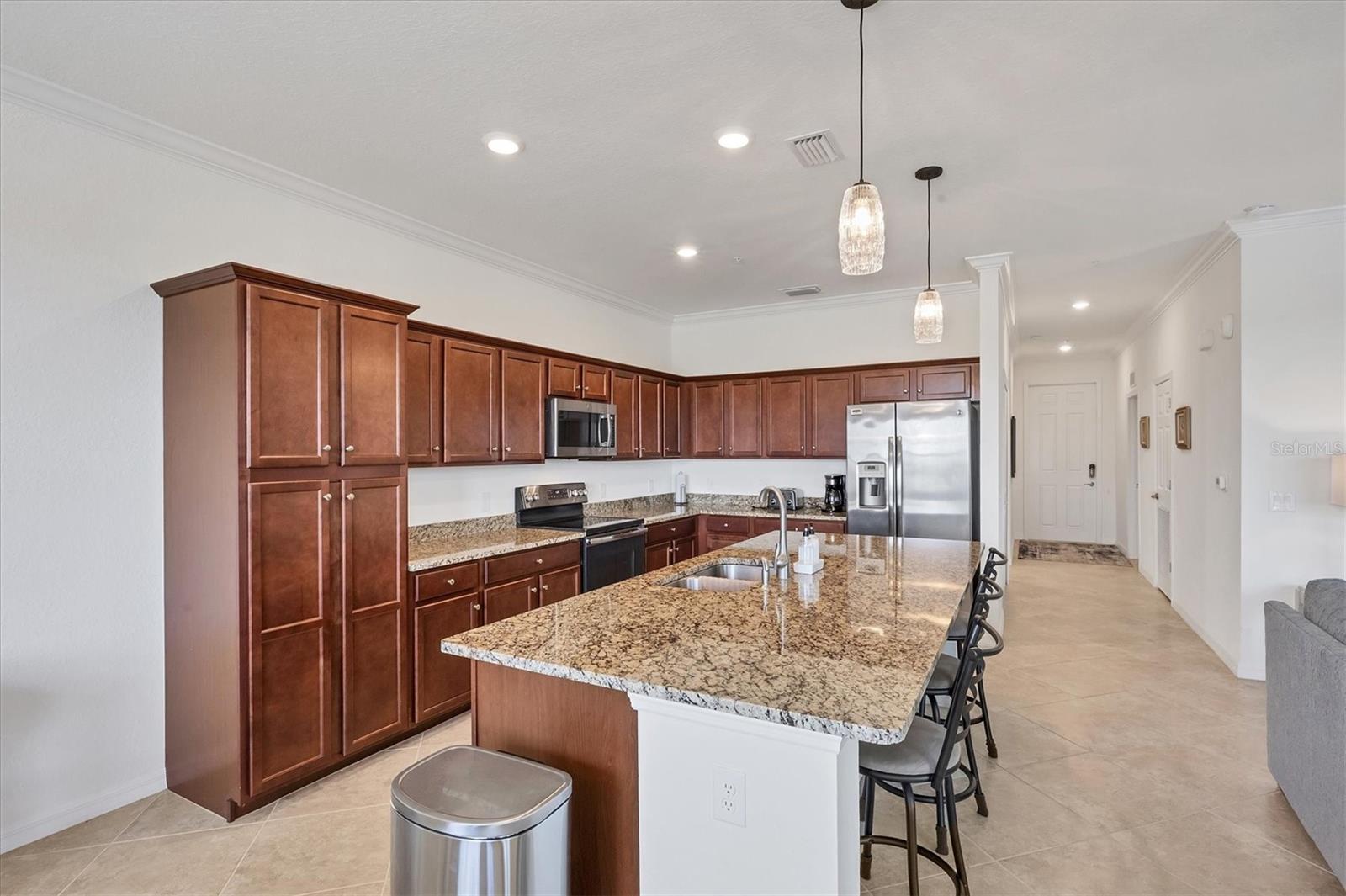 LAKEWOOD NATIONAL - Residential
