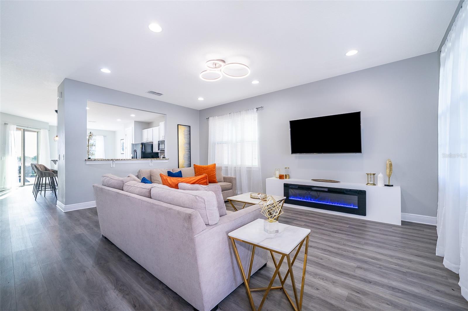 321 LASSO DRIVE
