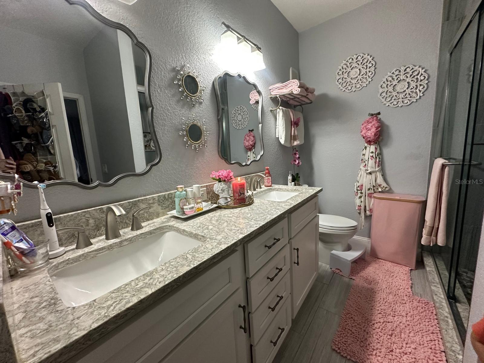 CRESCENT PLACE AT LAKE LOTUS CONDO - Residential