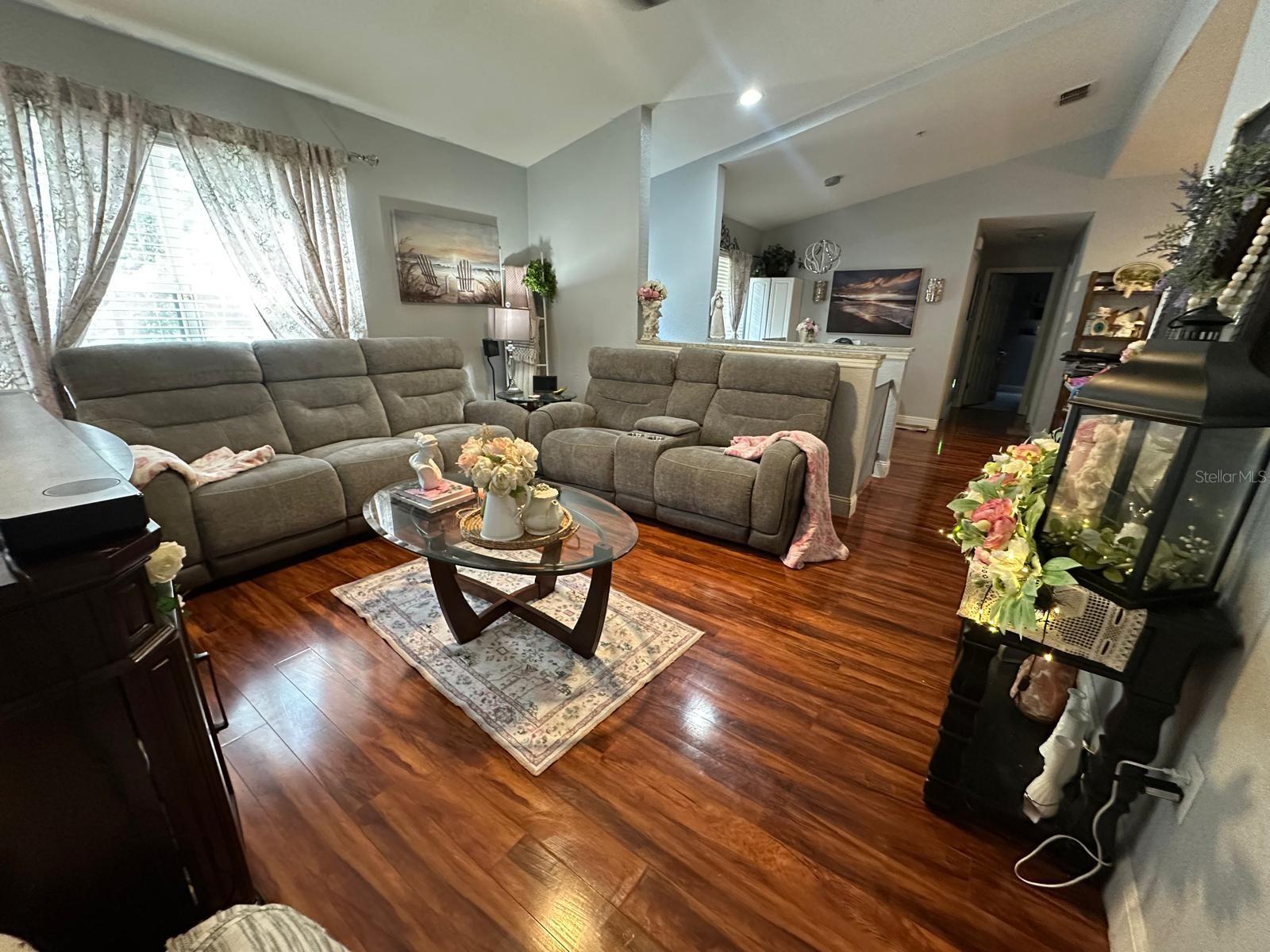 CRESCENT PLACE AT LAKE LOTUS CONDO - Residential