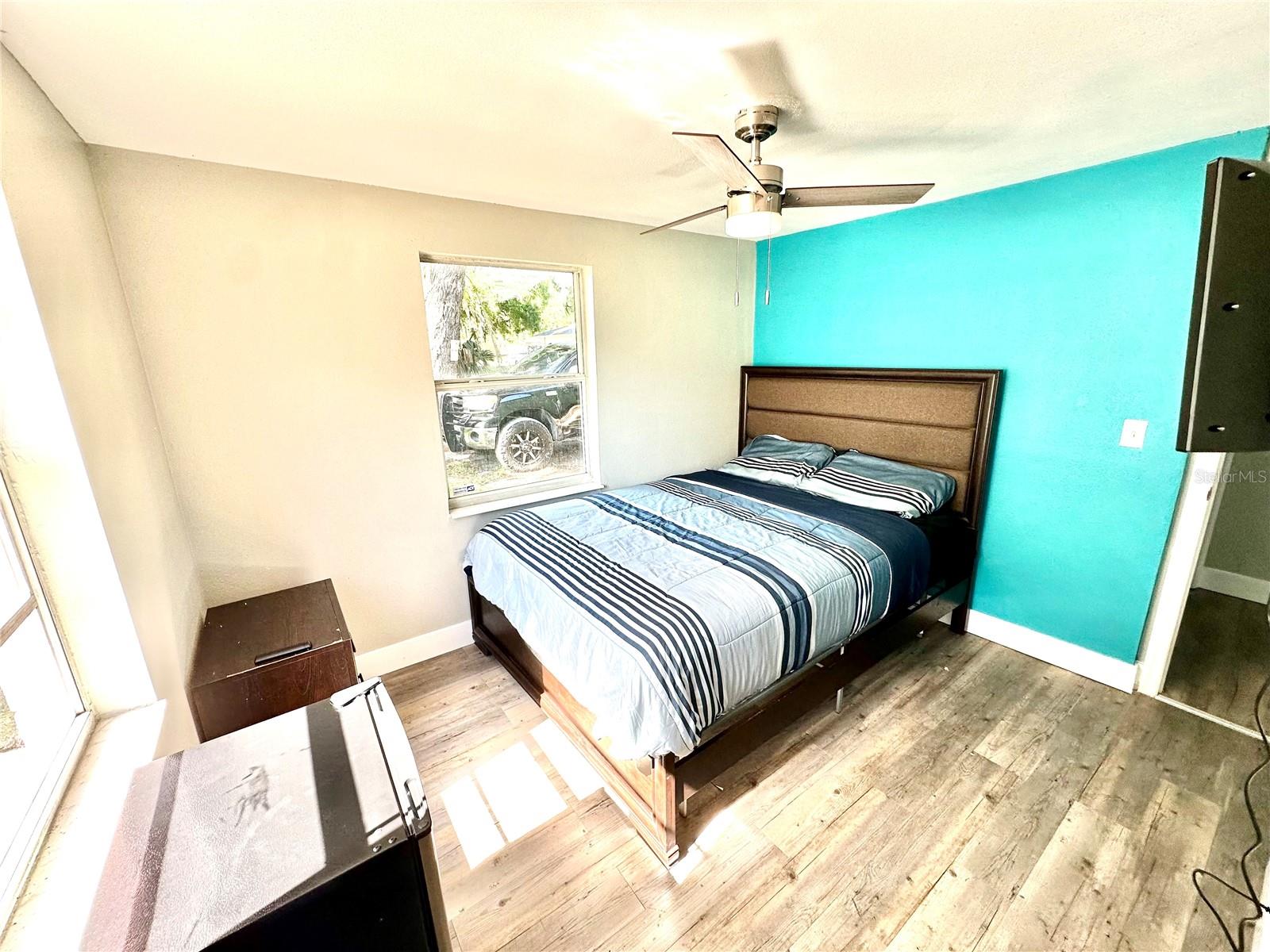 802 W WARREN