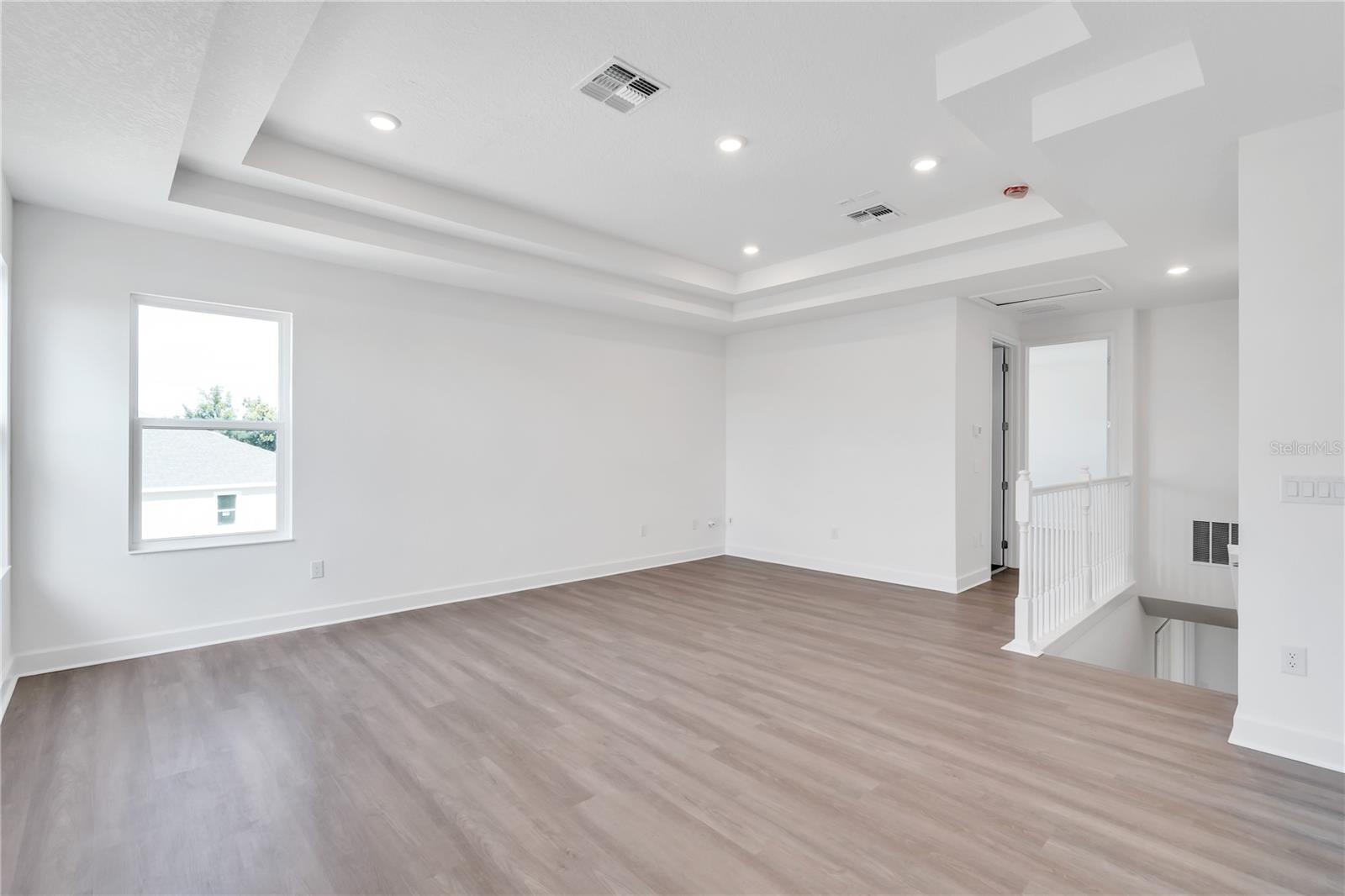 MIRABAY - Residential