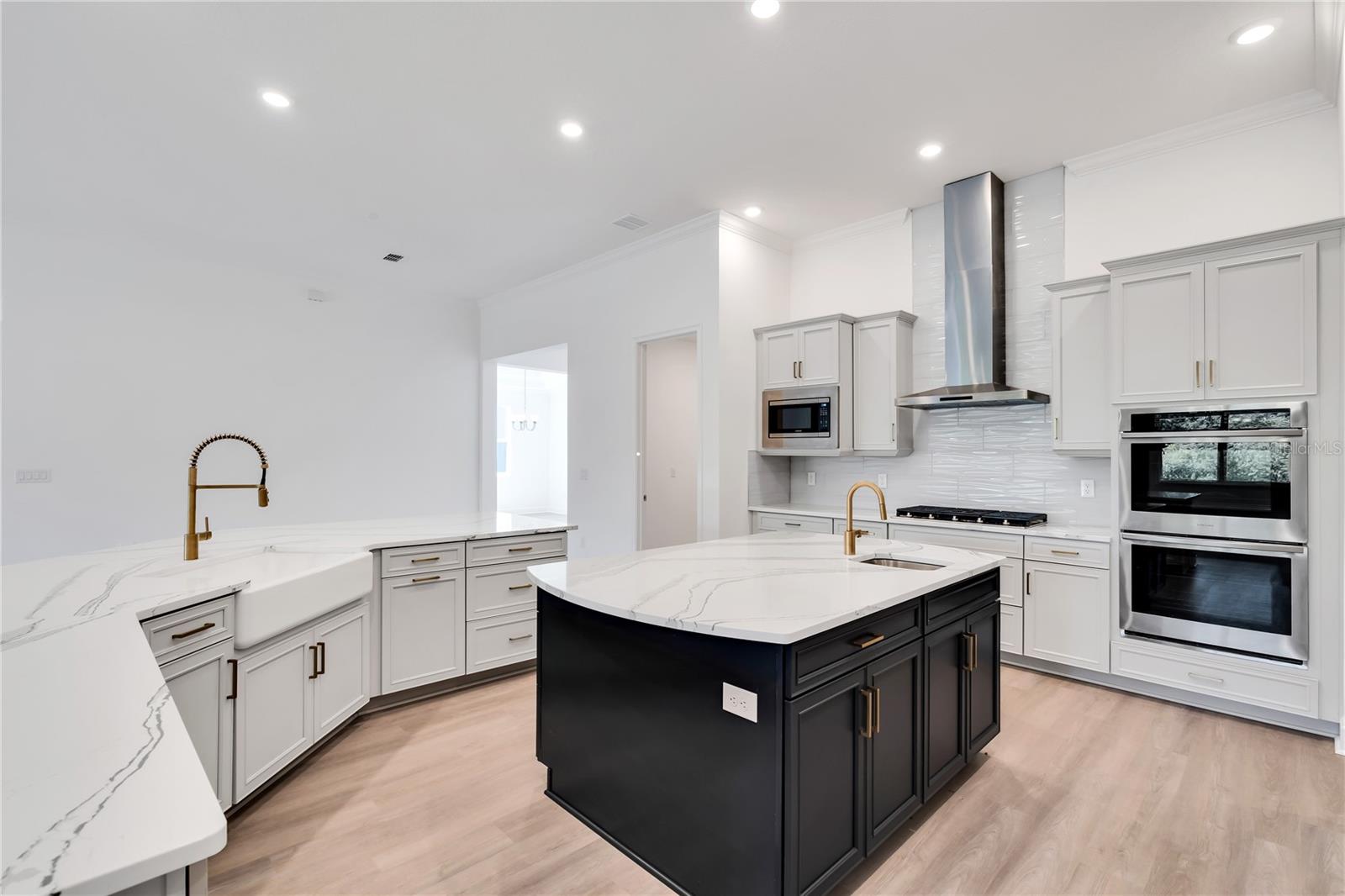 MIRABAY - Residential