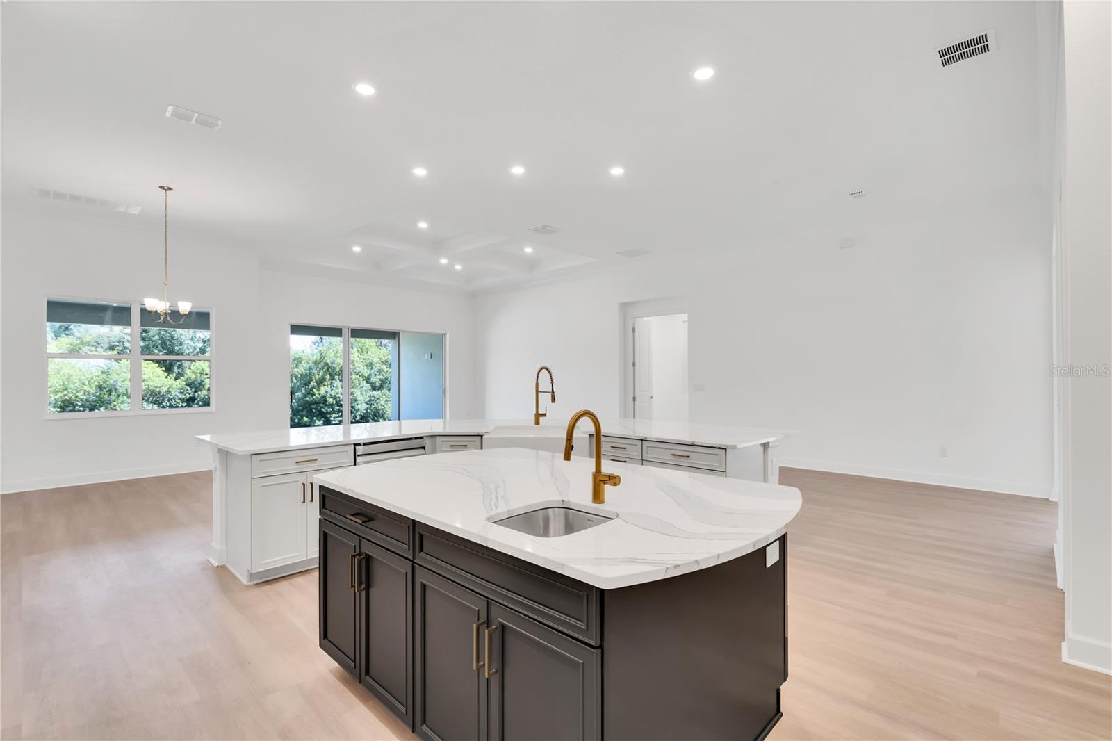 MIRABAY - Residential