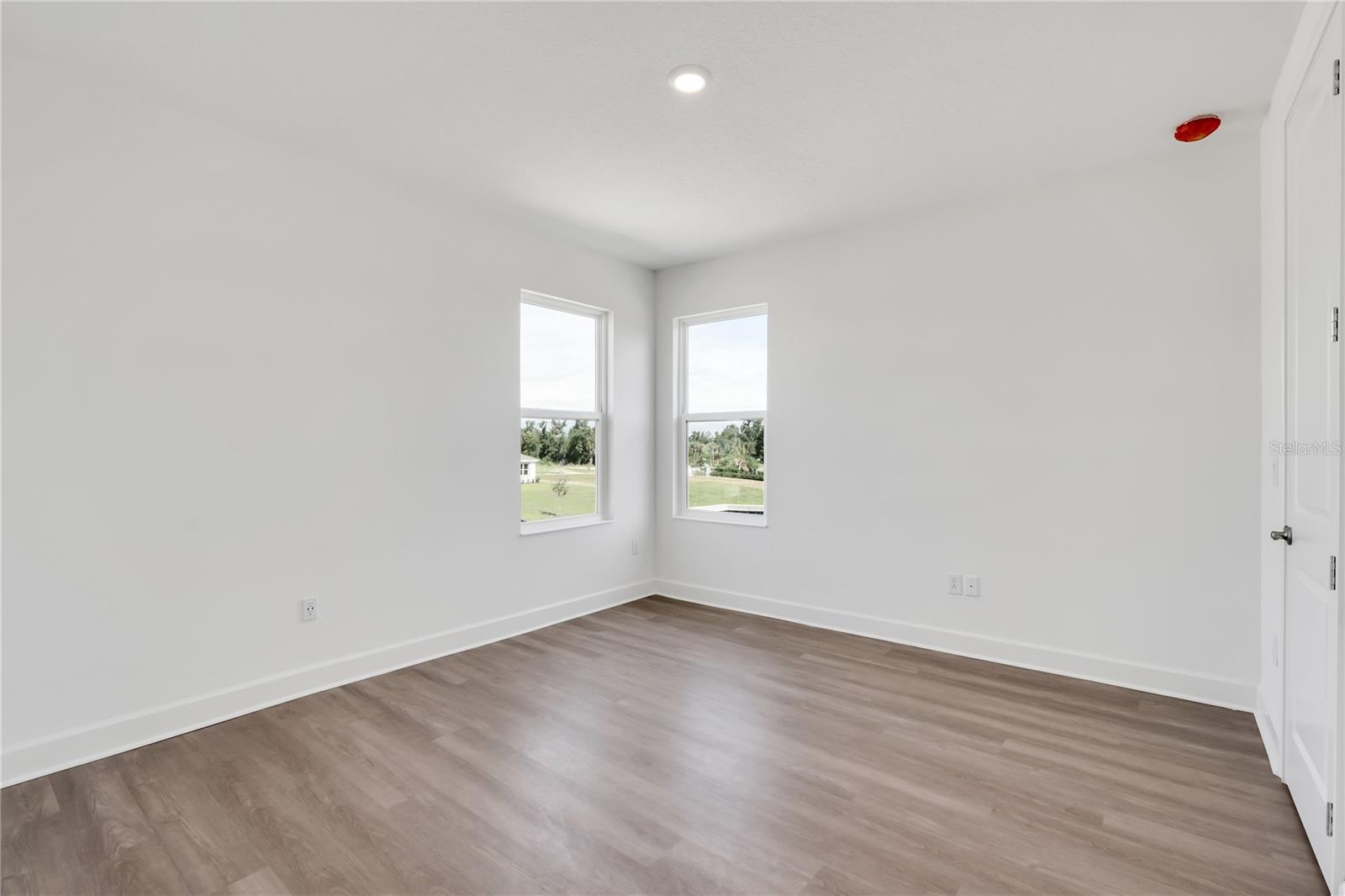 MIRABAY - Residential