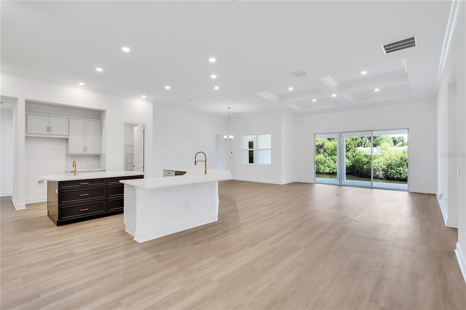 MIRABAY - Residential