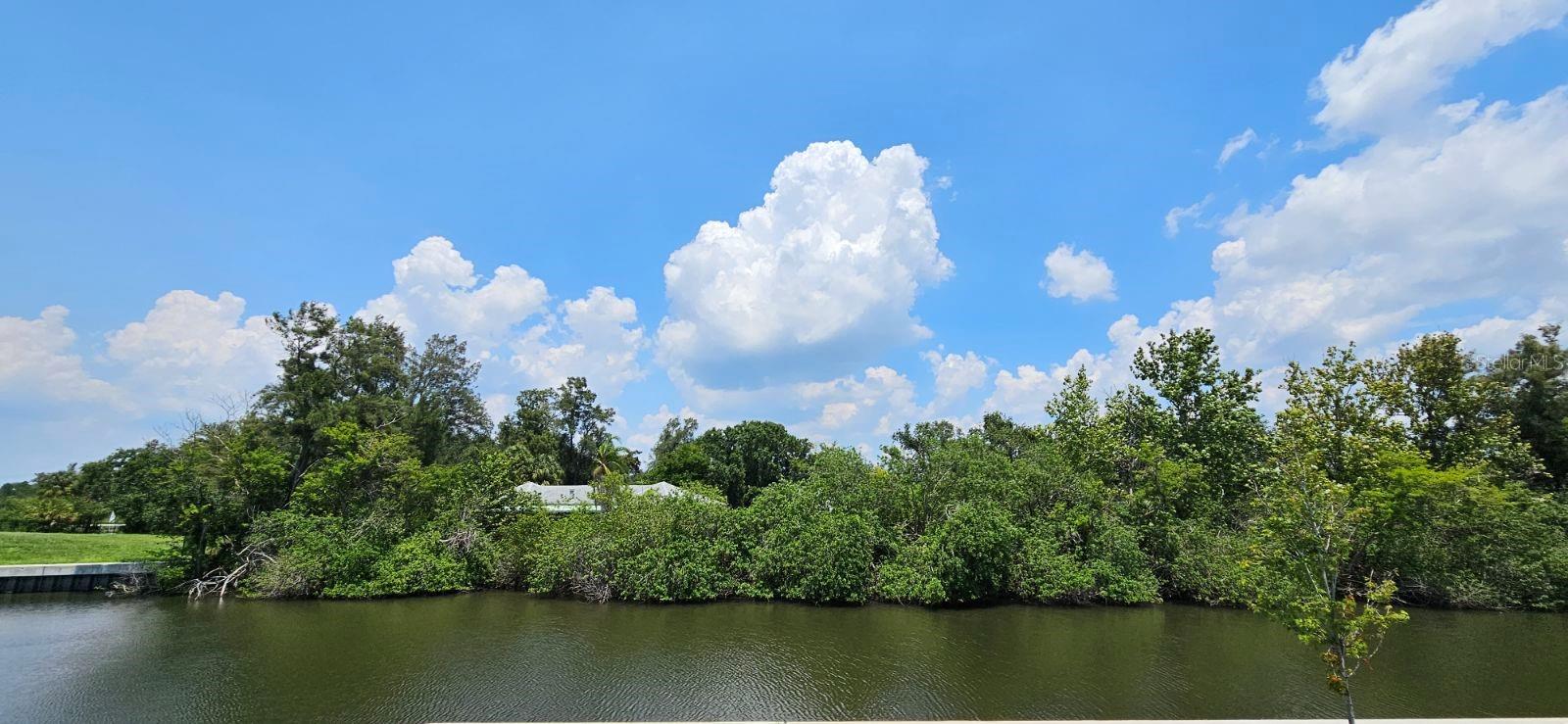 MIRABAY - Residential