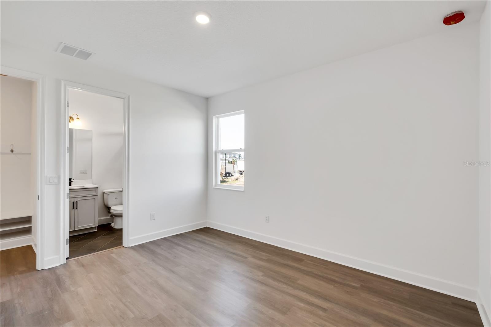 MIRABAY - Residential