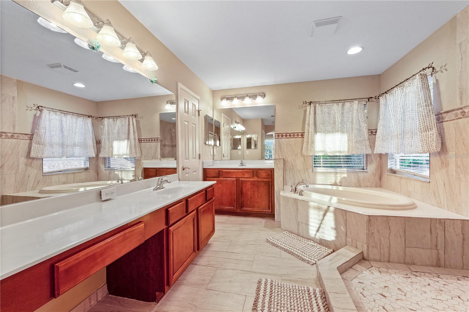 SUNCOAST LAKES PH 1 - Residential