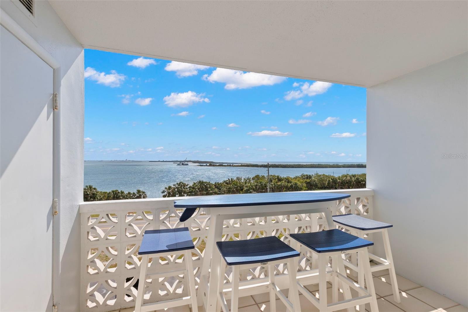7 ELGIN PLACE 508