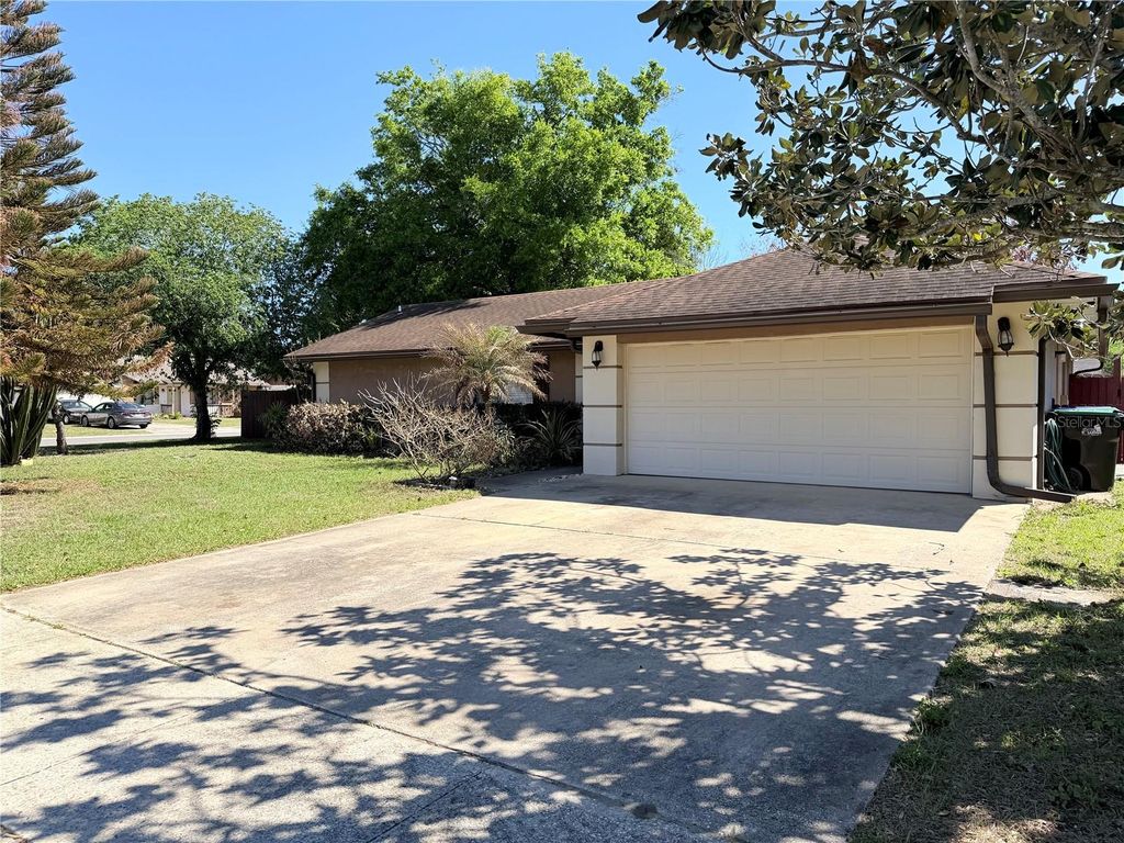 Photo of 143 Cranfield Court, Orlando, FL 32835 (MLS # O6398966)