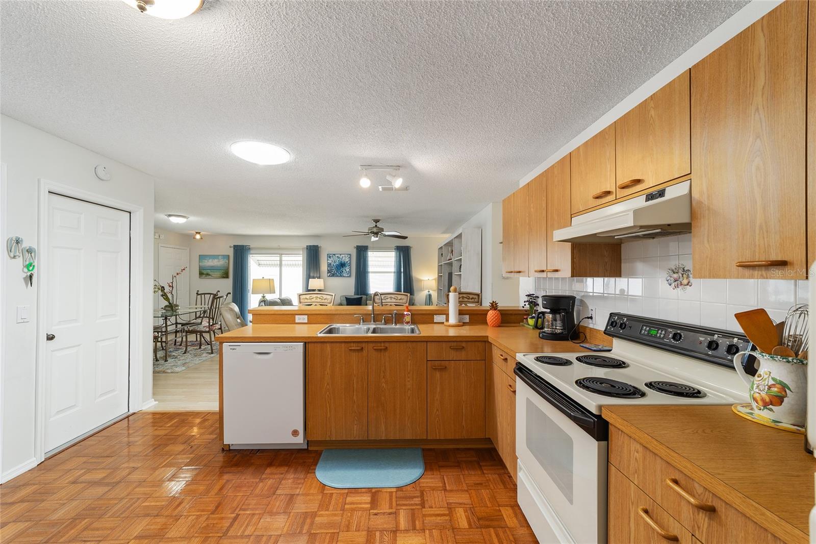 SUMTER VILLA DE LA VISTA WEST - Residential