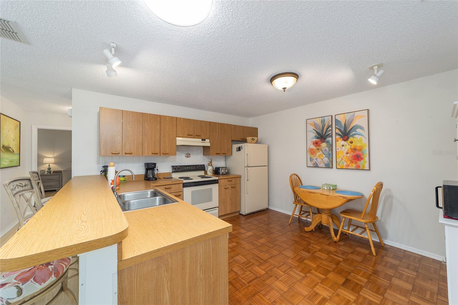 SUMTER VILLA DE LA VISTA WEST - Residential
