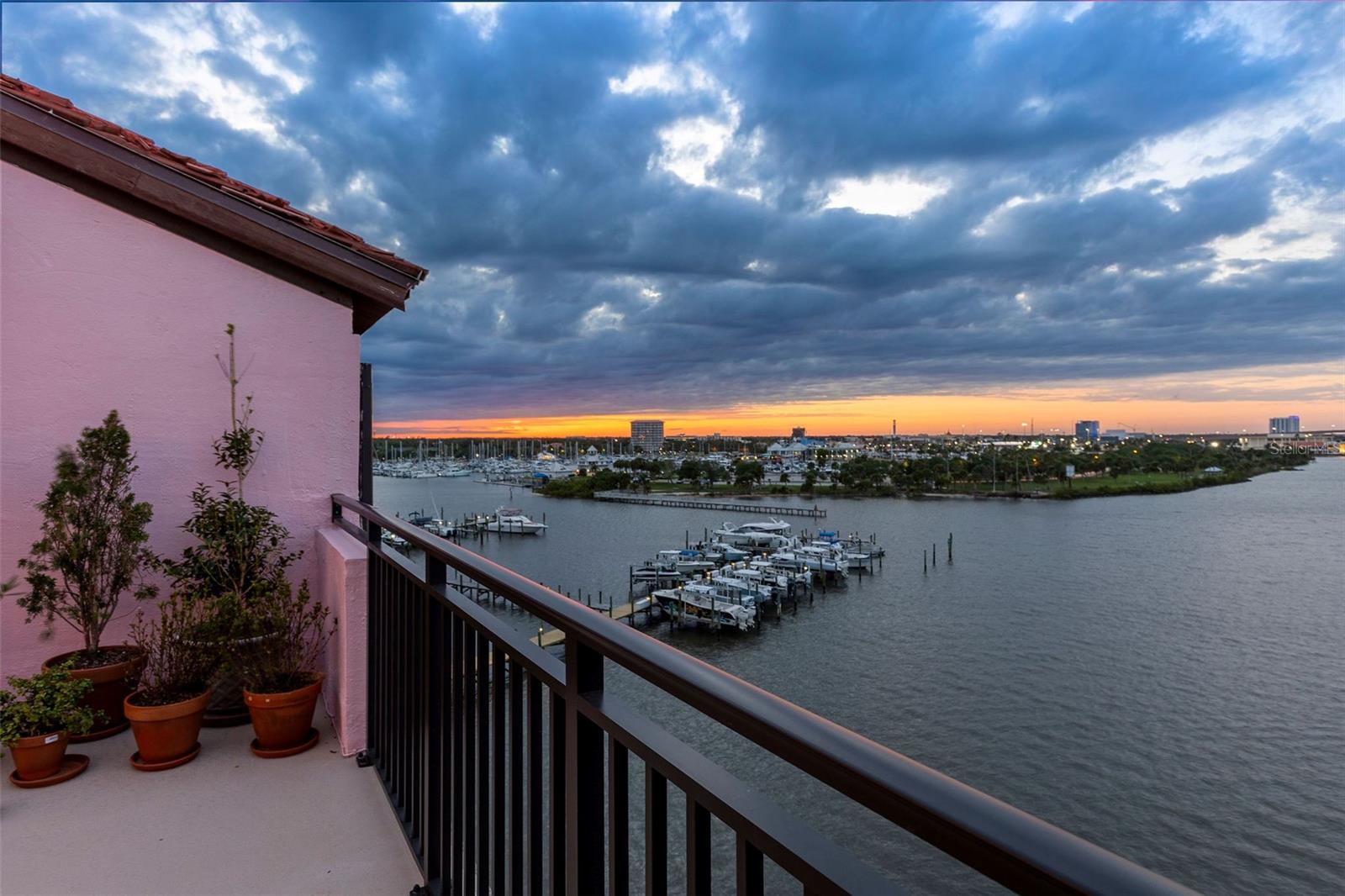 MARINA POINT PH 01 CONDO - Residential