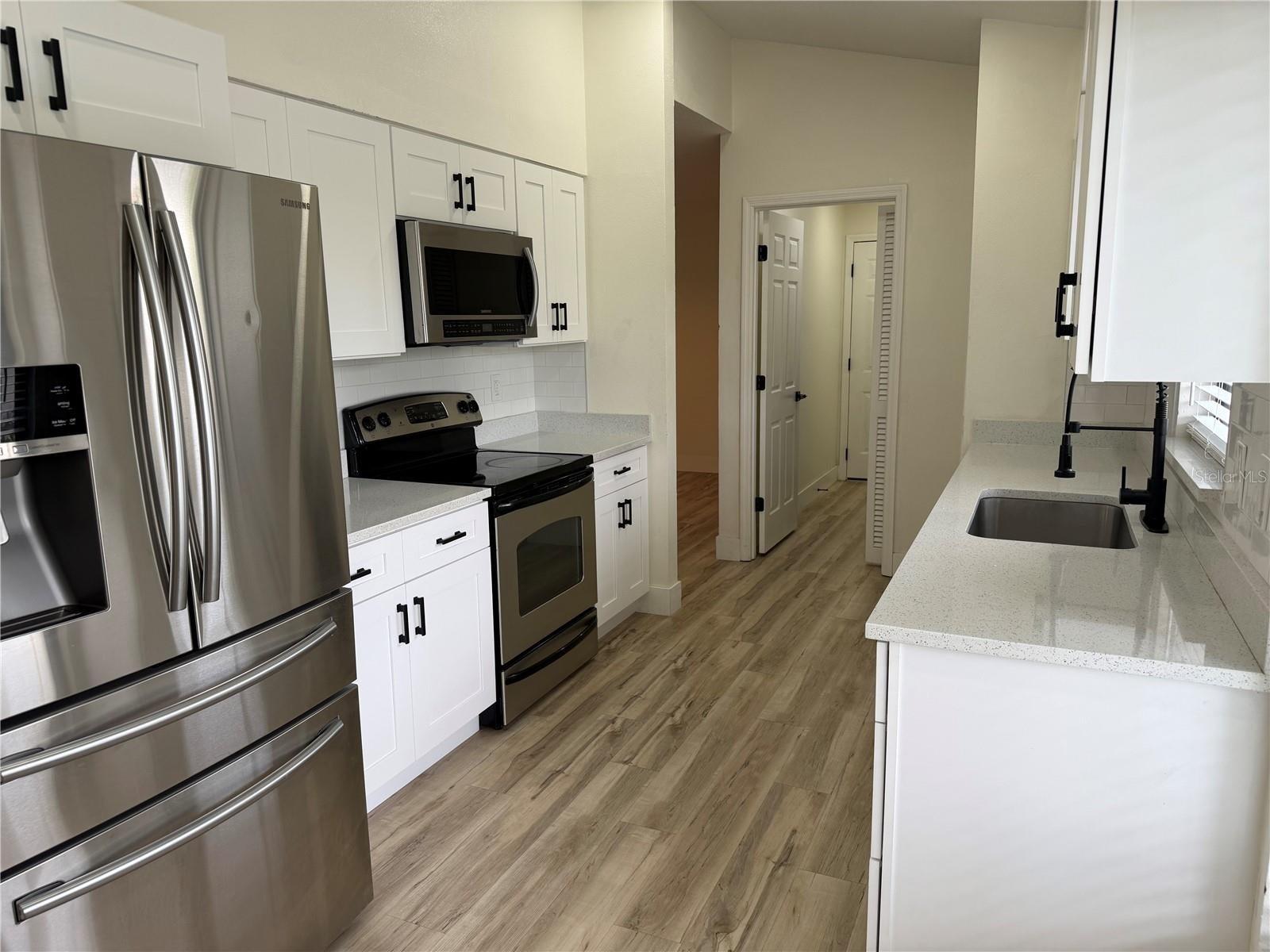339 PEMBROKE LANE S 228, VENICE, FL, 34293 2 339 PEMBROKE LANE S 228