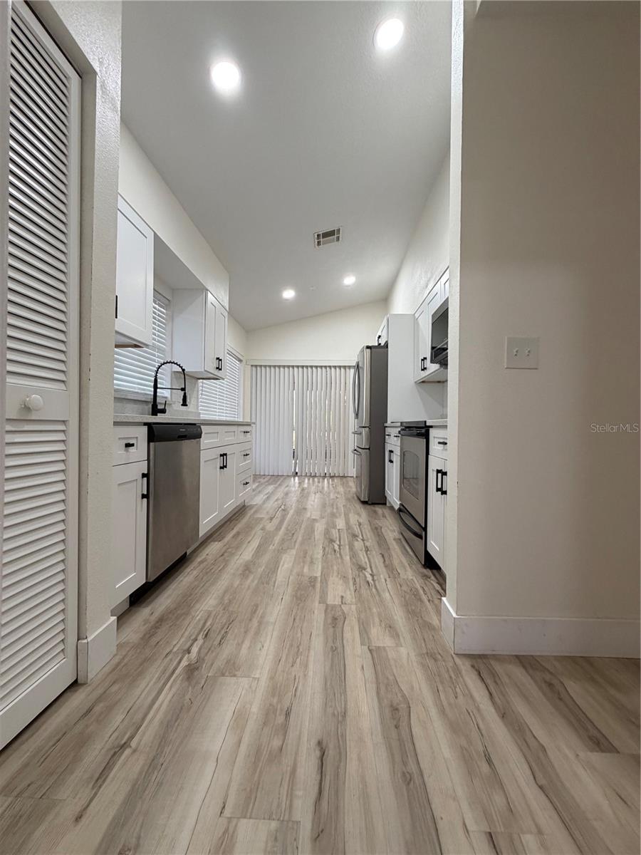 339 PEMBROKE LANE S 228