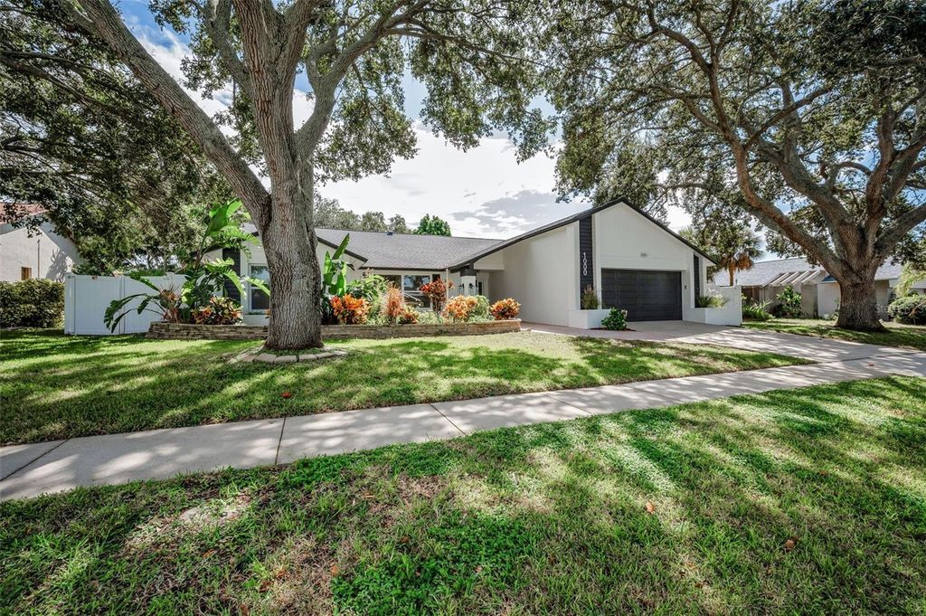 Photo of 1000 Wexford Leas Boulevard, Palm Harbor, FL 34683 (MLS # TB8434602)