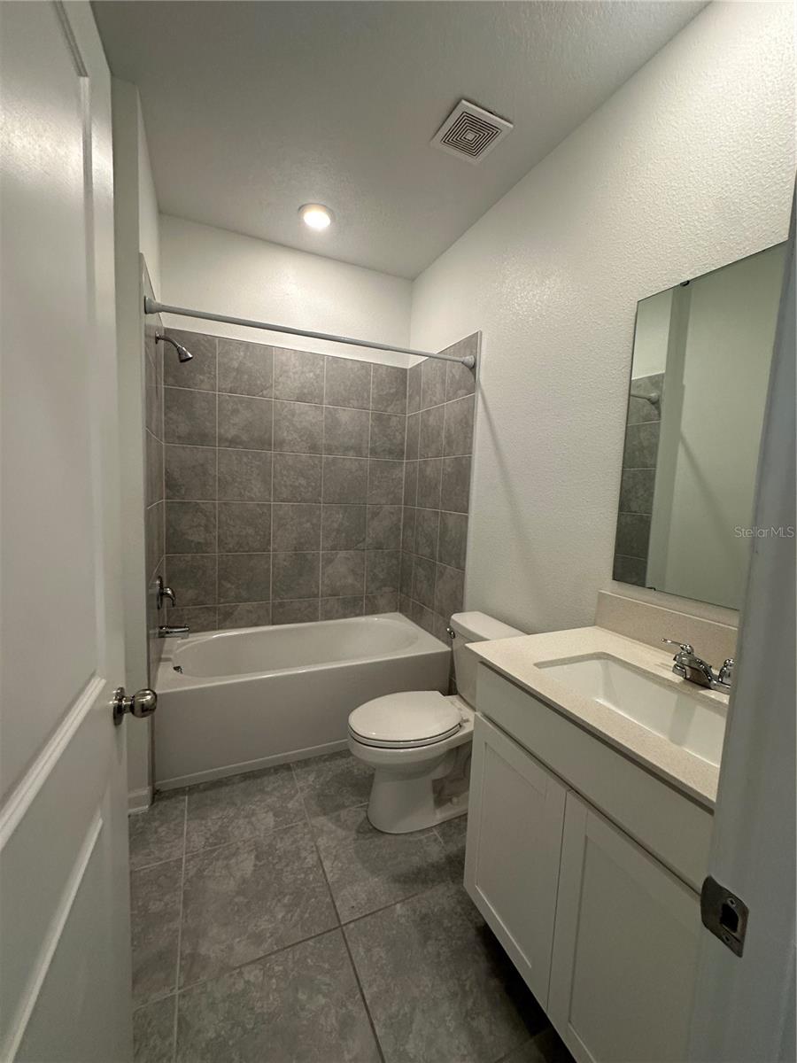 FOX NORTH - Residential Lease