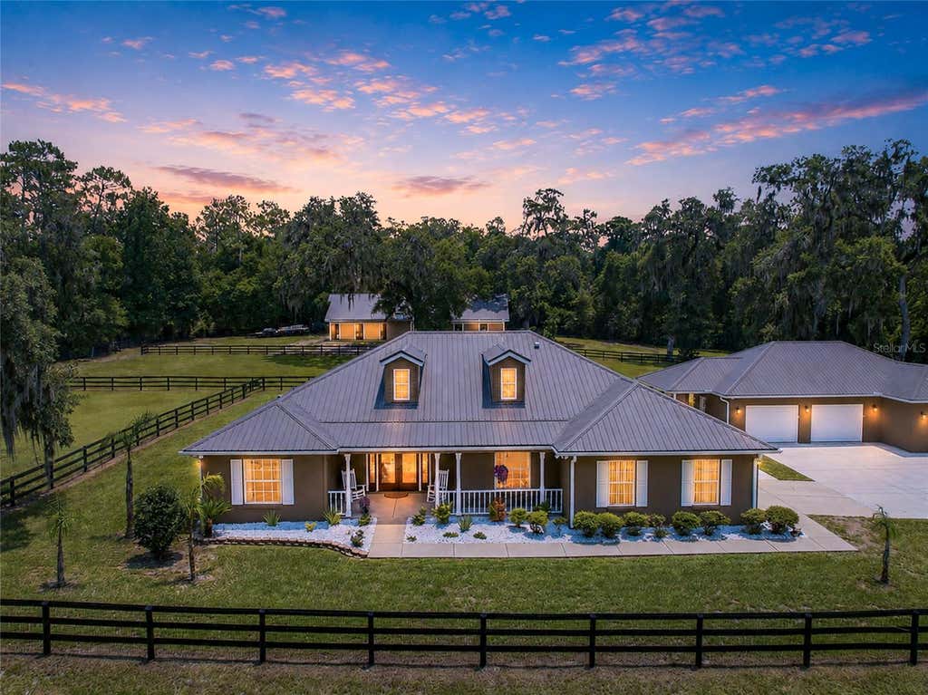 Photo of 4 Middleground Road, Ocala, FL 34482 (MLS # TB8530911)