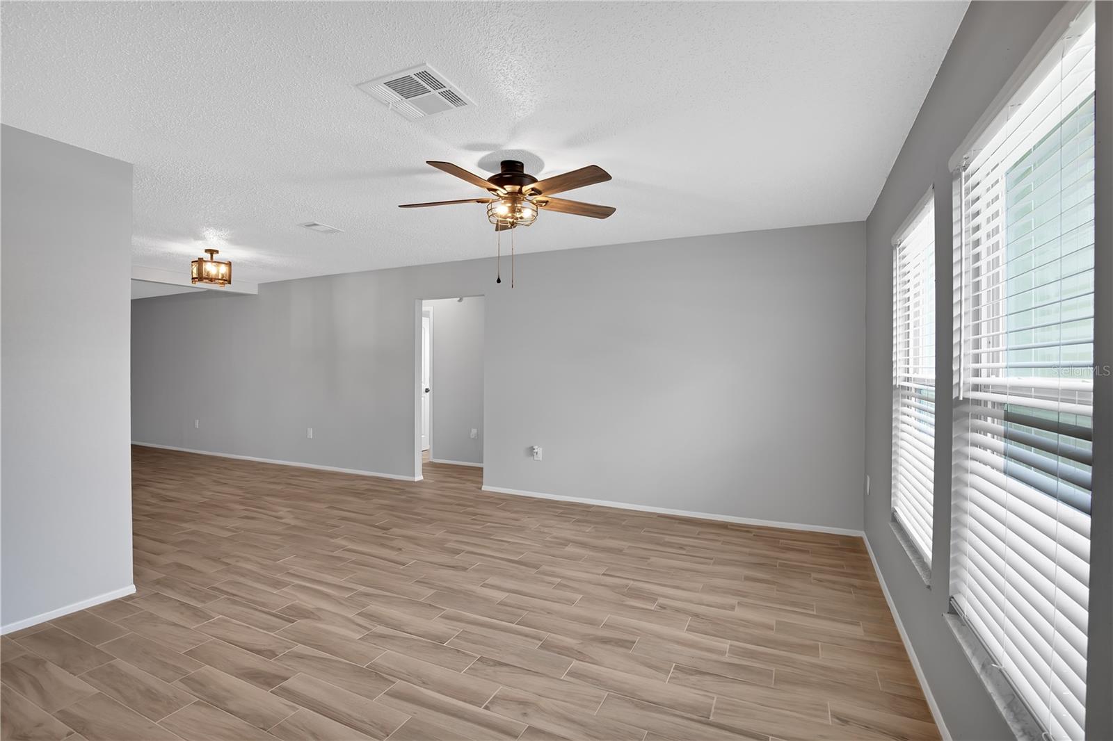 DRIFTWOOD VILLAGE FIRST ADD - Residential