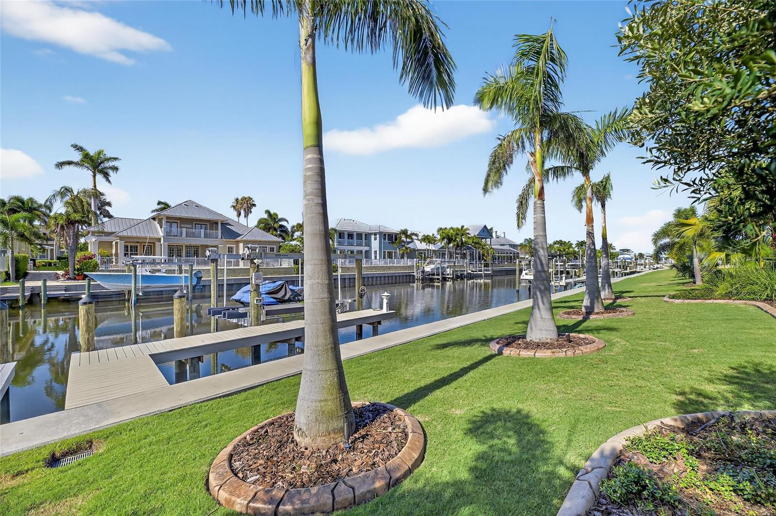 998 SIGNET DRIVE