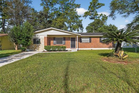 Photo of 12630 Early Run Lane, Riverview, FL 33578 (MLS # TB8472877)