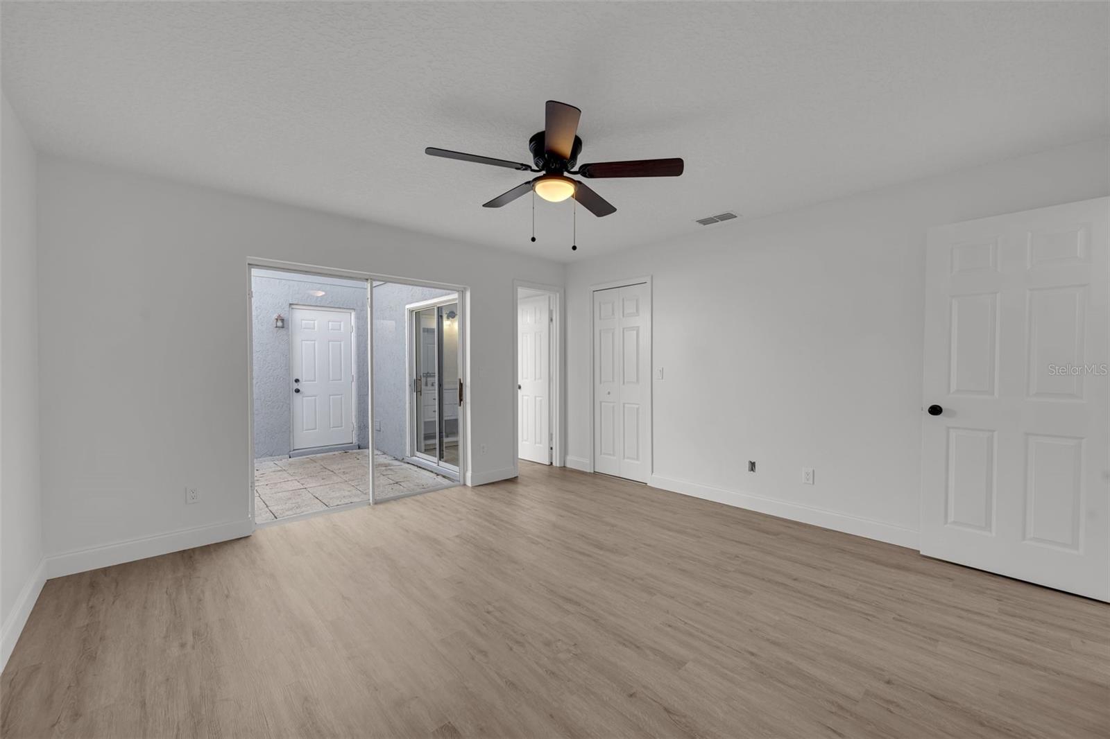 COUNTRY LANE - Residential