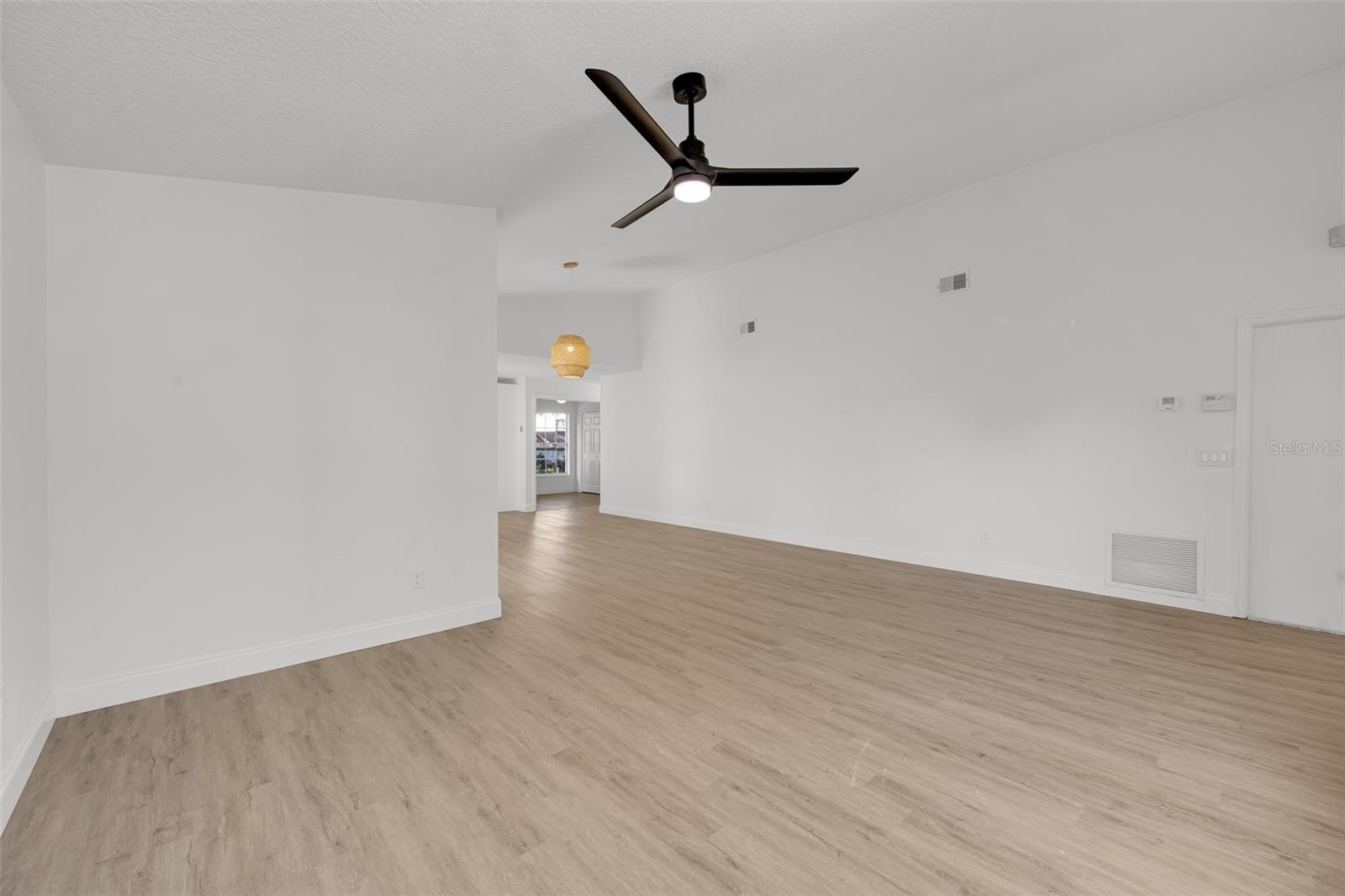 COUNTRY LANE - Residential