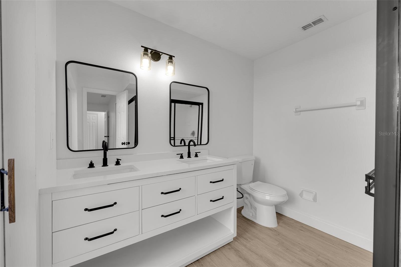 COUNTRY LANE - Residential