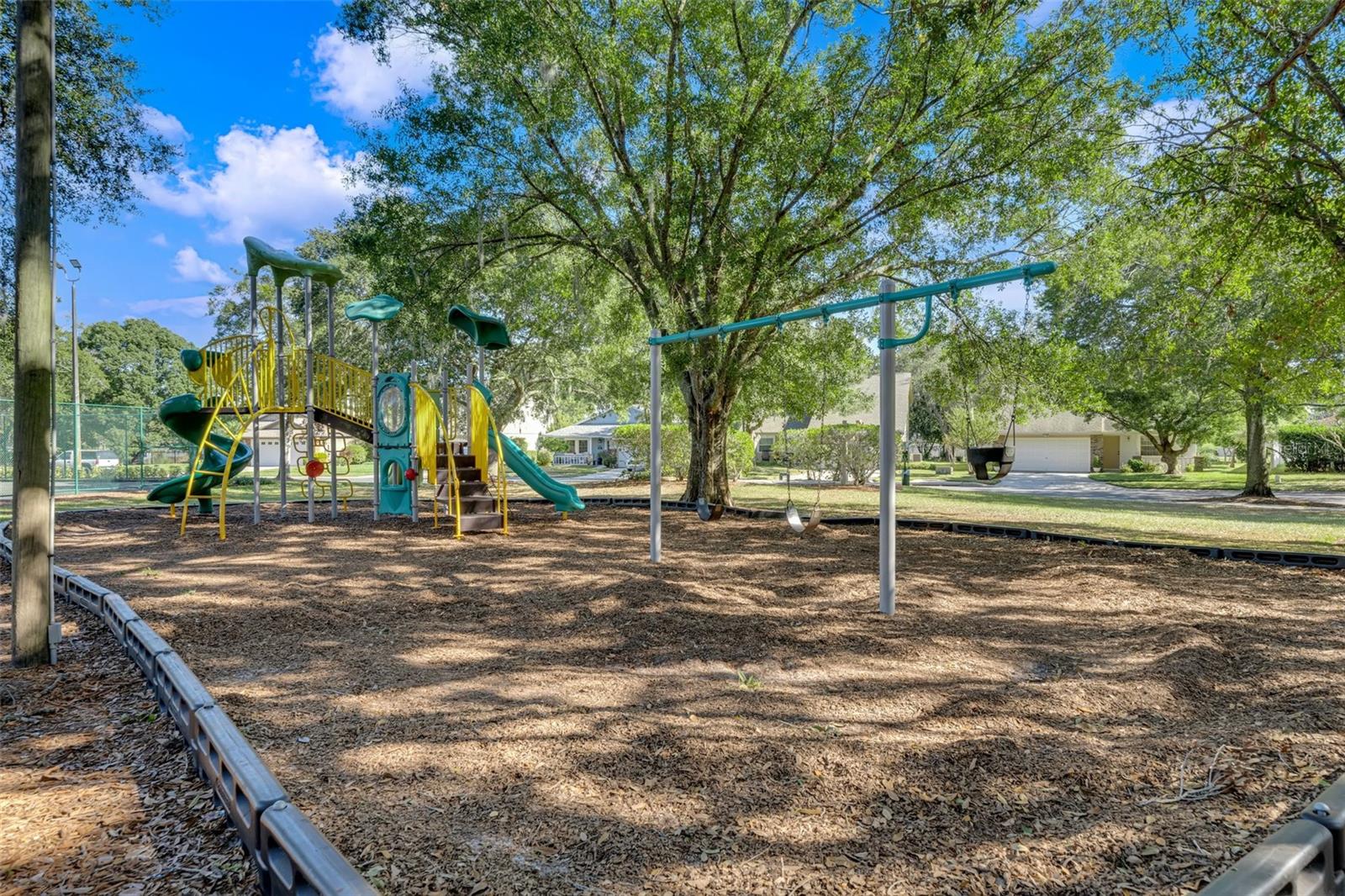 COUNTRY LANE - Residential