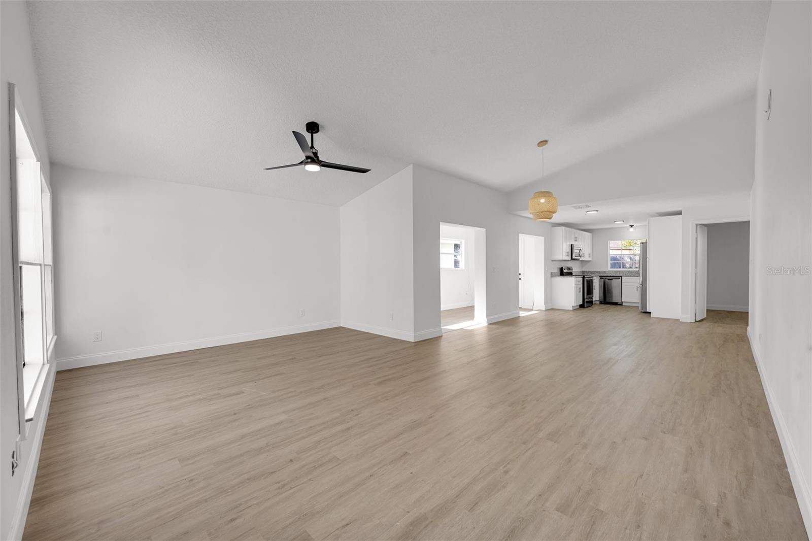 COUNTRY LANE - Residential