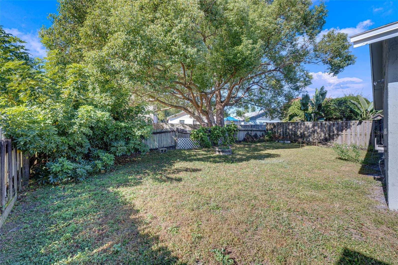 COUNTRY LANE - Residential