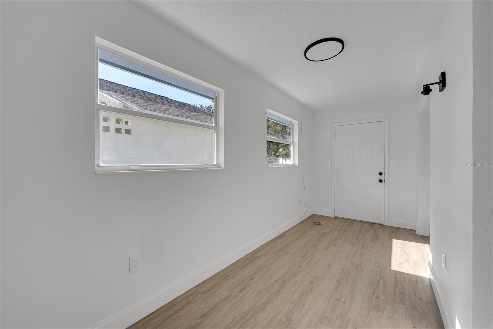 COUNTRY LANE - Residential