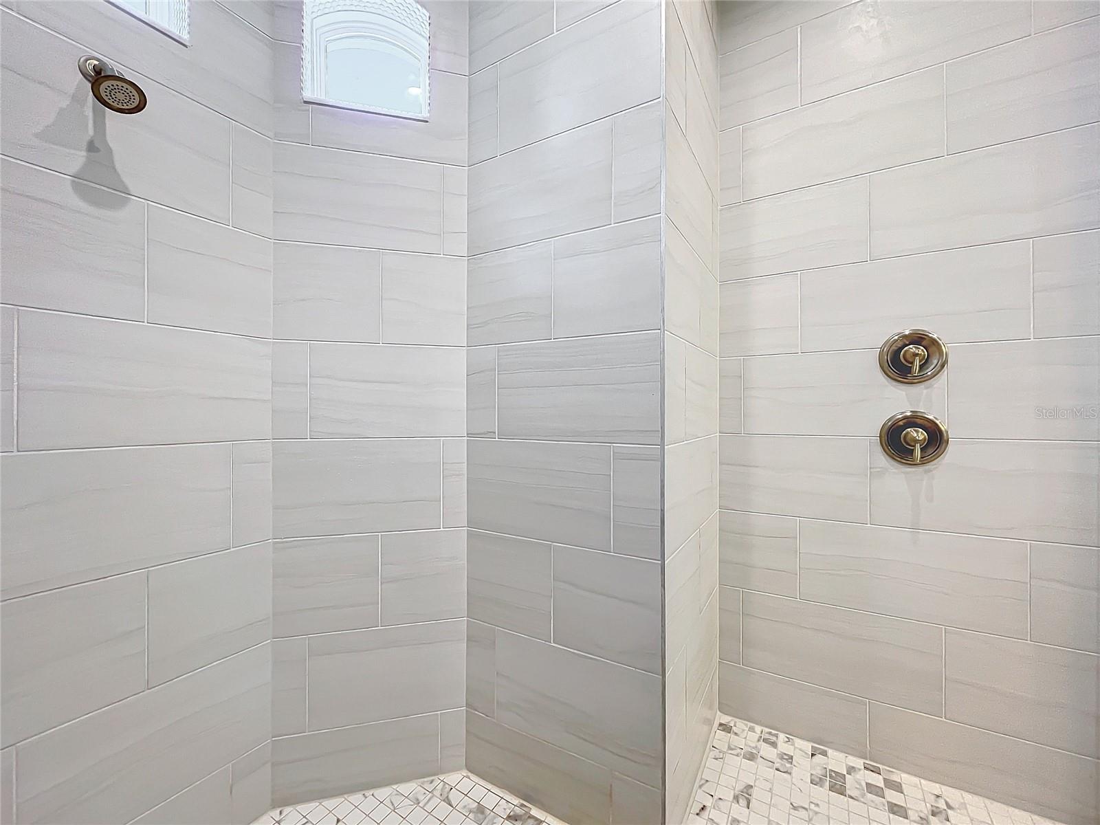 WOLFHEAD RIDGE - Residential