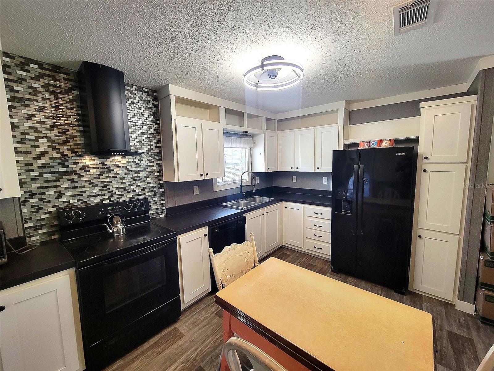 WILLISTON HLNDS - Residential