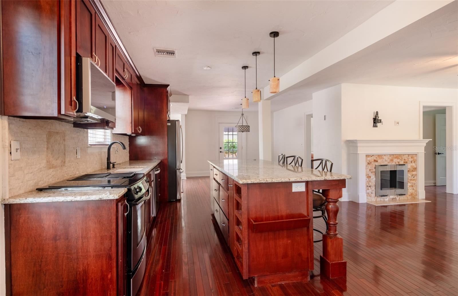 ANDERSON HUNTER ESTATES - Residential