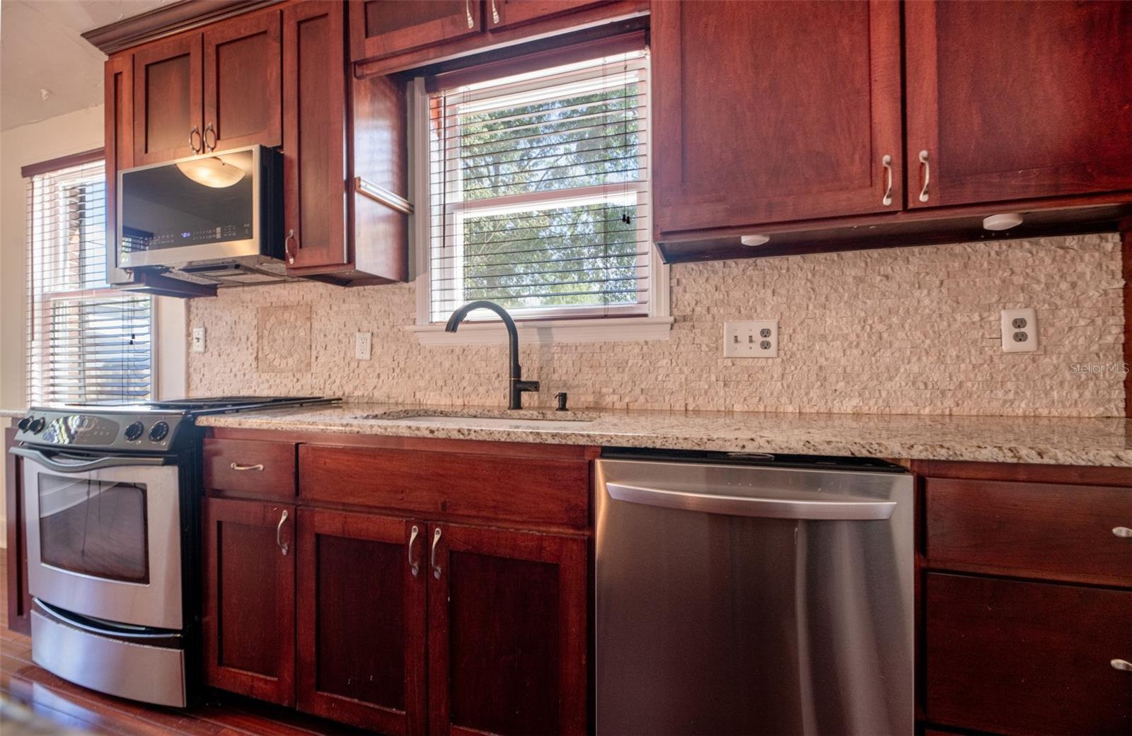 ANDERSON HUNTER ESTATES - Residential